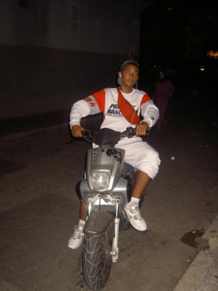 é wi c moi ac my moto (stunt en force )